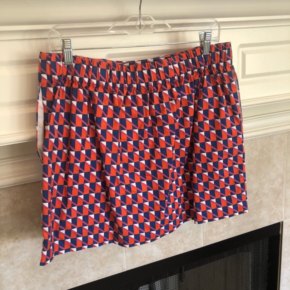 Fun pattern skirt - Picture 3 of 4